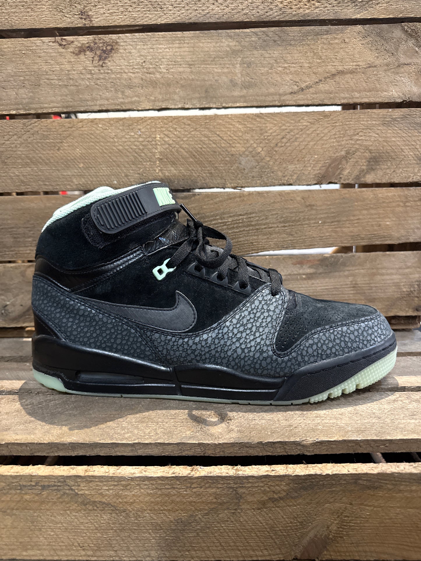 Nike Air Revolution Loverution Pack Size 11