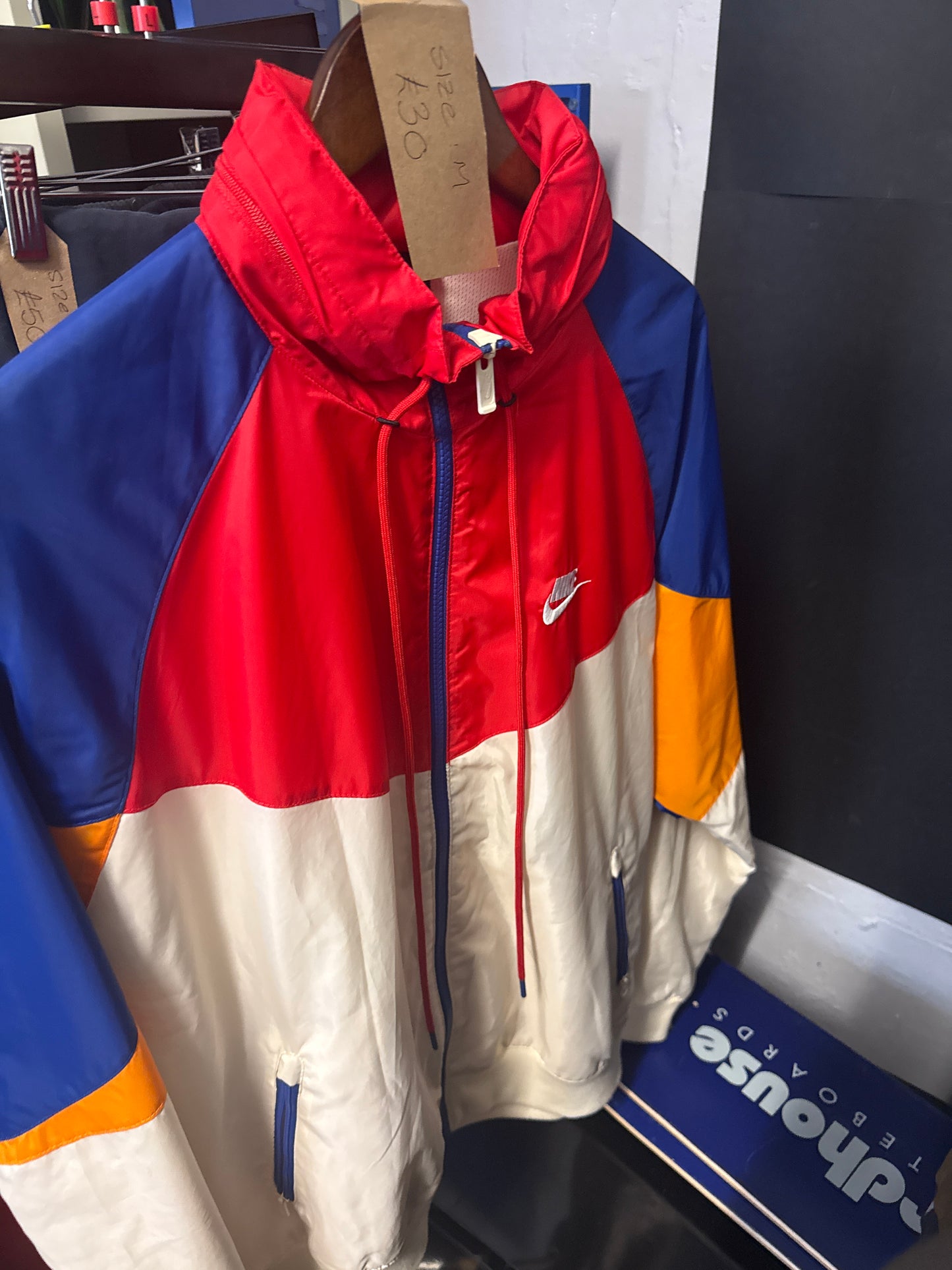 Nike Windbreaker Red/Cream Size M